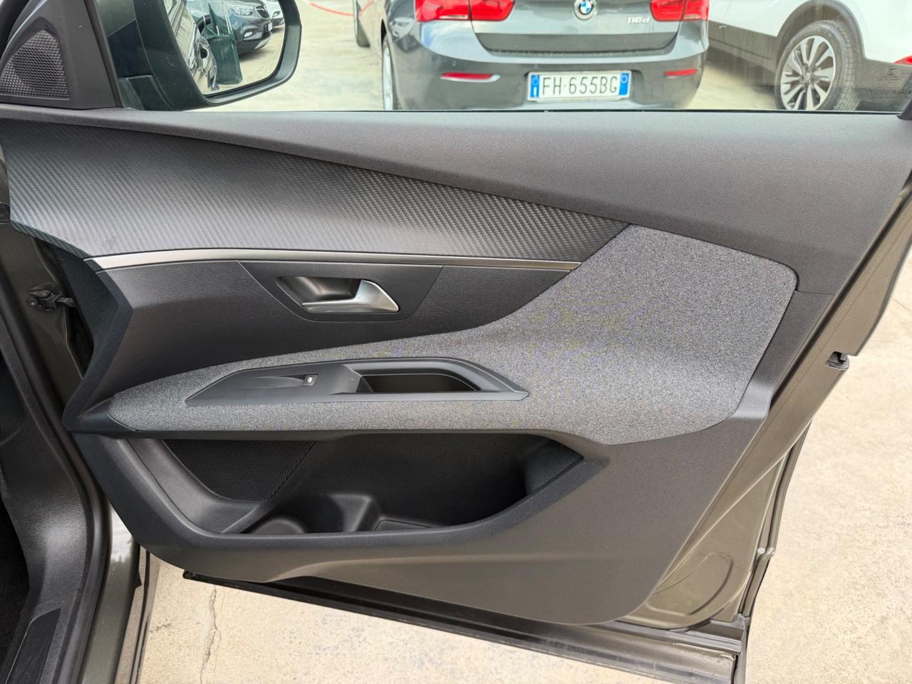 Peugeot 3008 BlueHDi 130 S&S EAT8 Allure