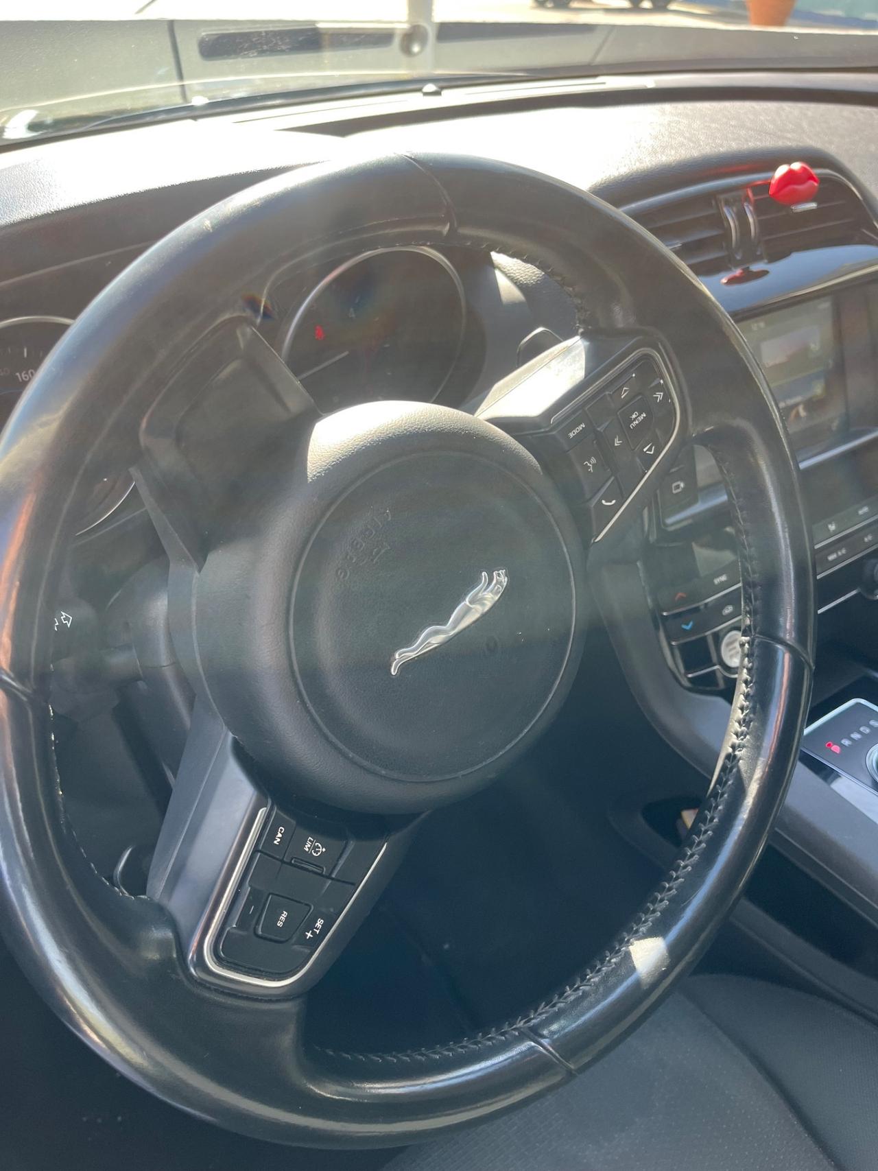 Jaguar F-Pace 2.0 D 180 CV AWD aut. Pure