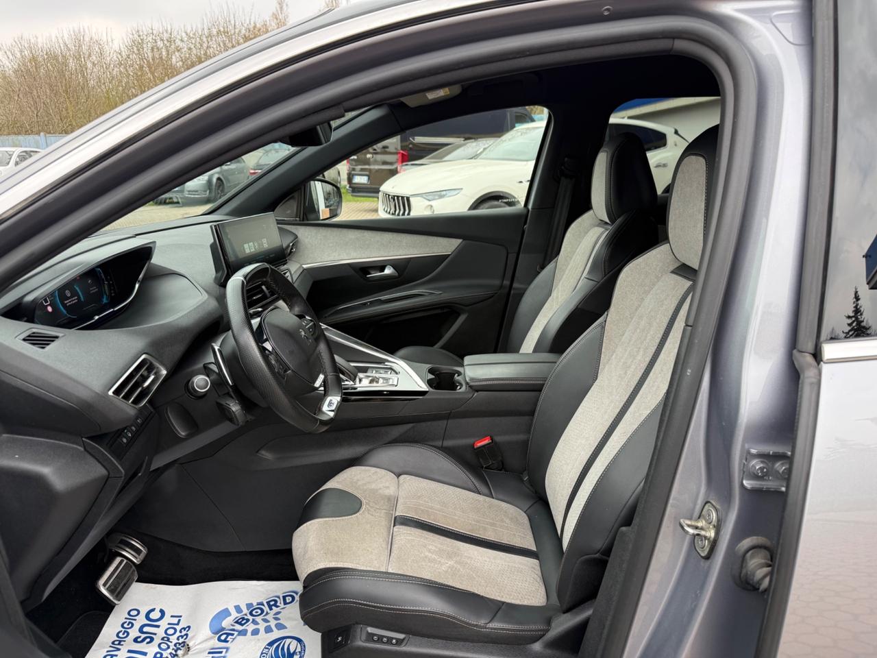 Peugeot 3008 Hybrid 225 e-EAT8 GT