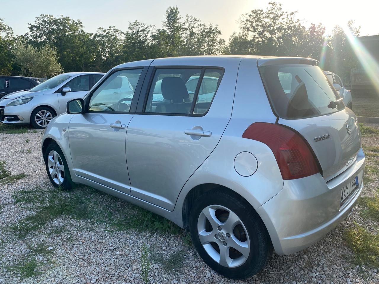 Suzuki Swift 1.3 5p. GL 92 CV 68 KW auto pari al nuovo