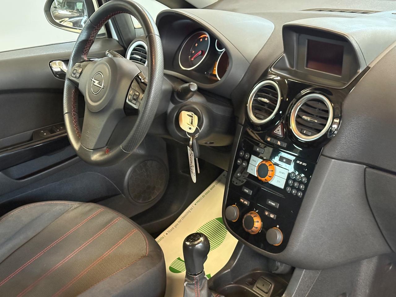 Opel Corsa 1.4 16V 5 porte Sport