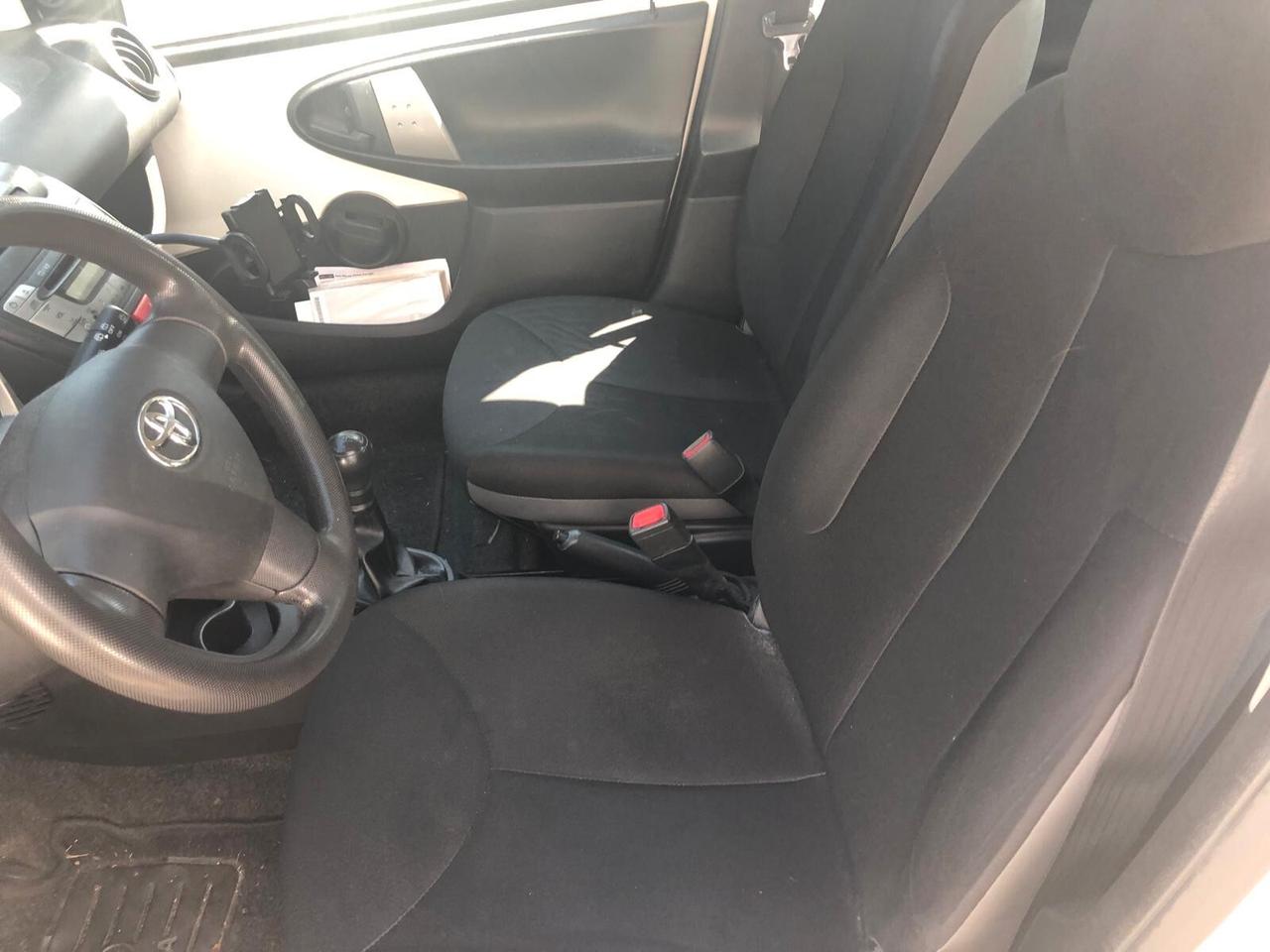 Toyota Aygo 1.0 12V VVT-i 5 porte Active Connect