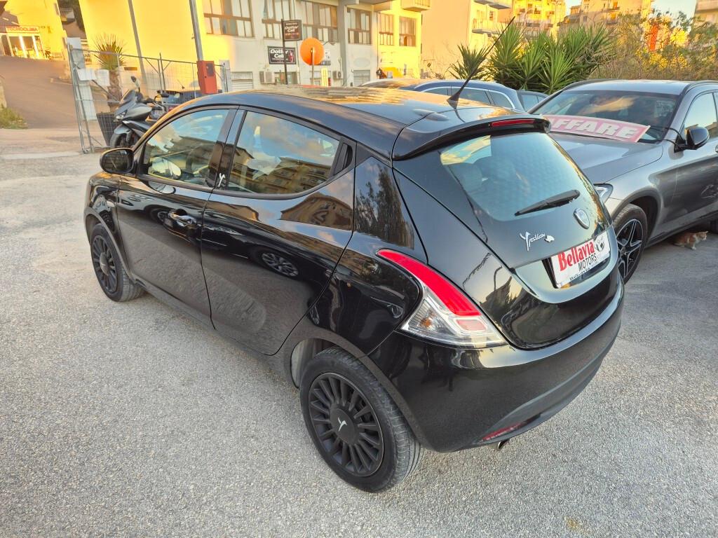 Lancia Ypsilon 1.2 69 CV 5p UNICOPROPRI