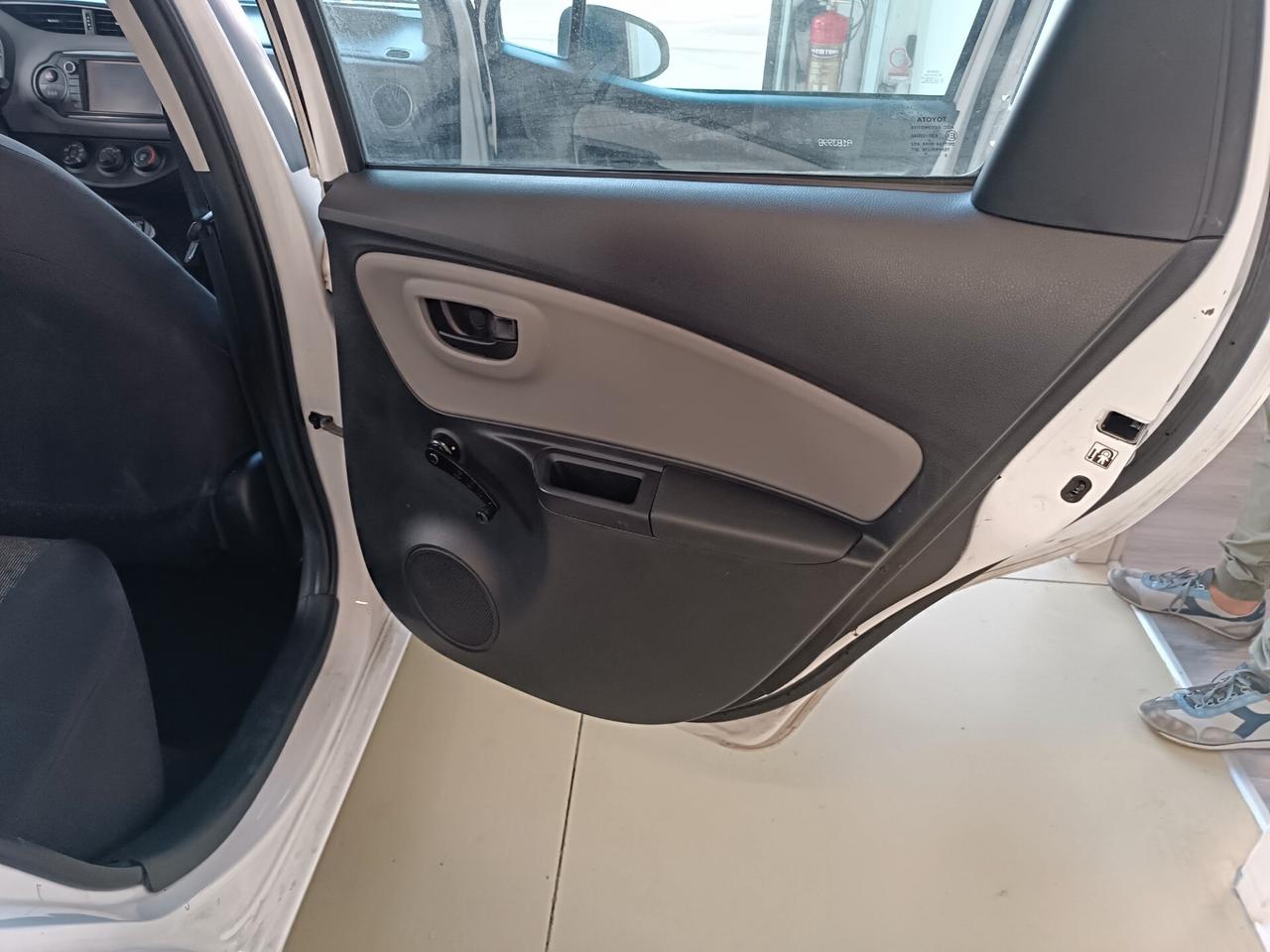 Toyota Yaris 1.0 5 porte