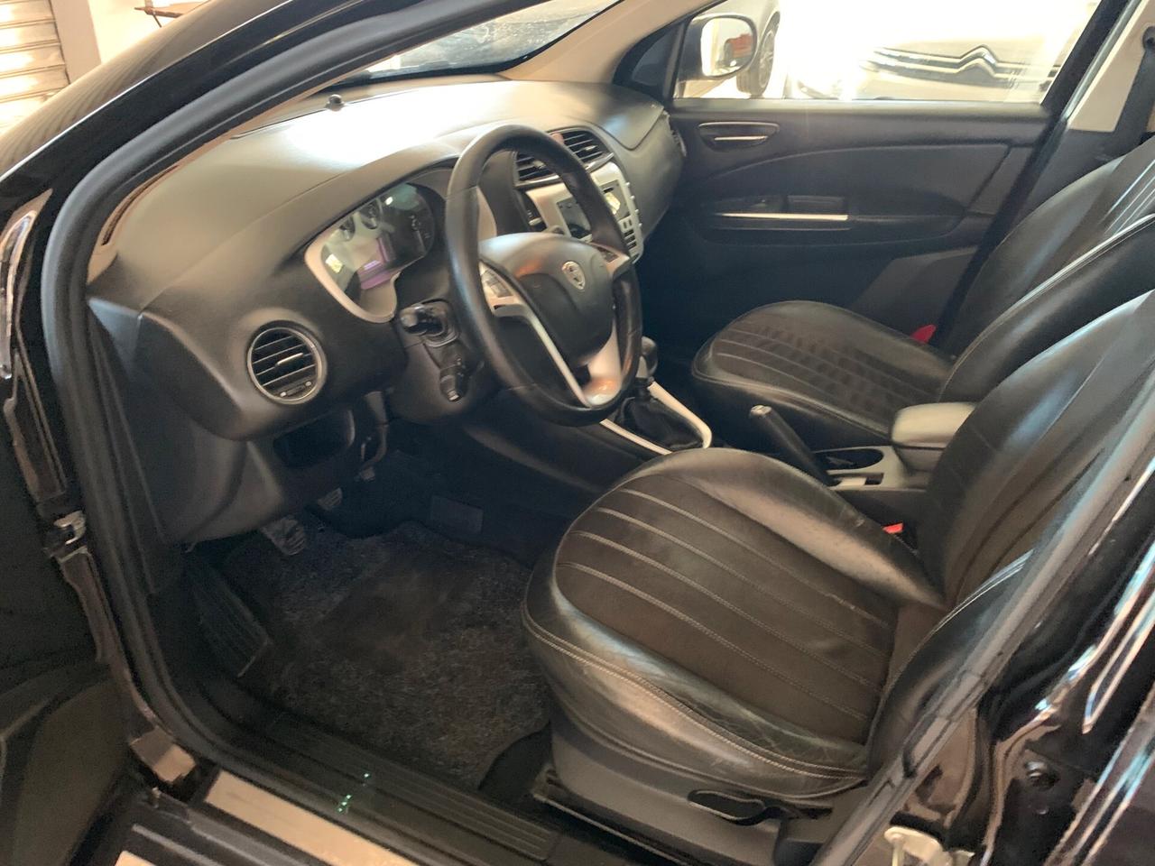 Lancia Delta 1.6 MJT DPF Gold