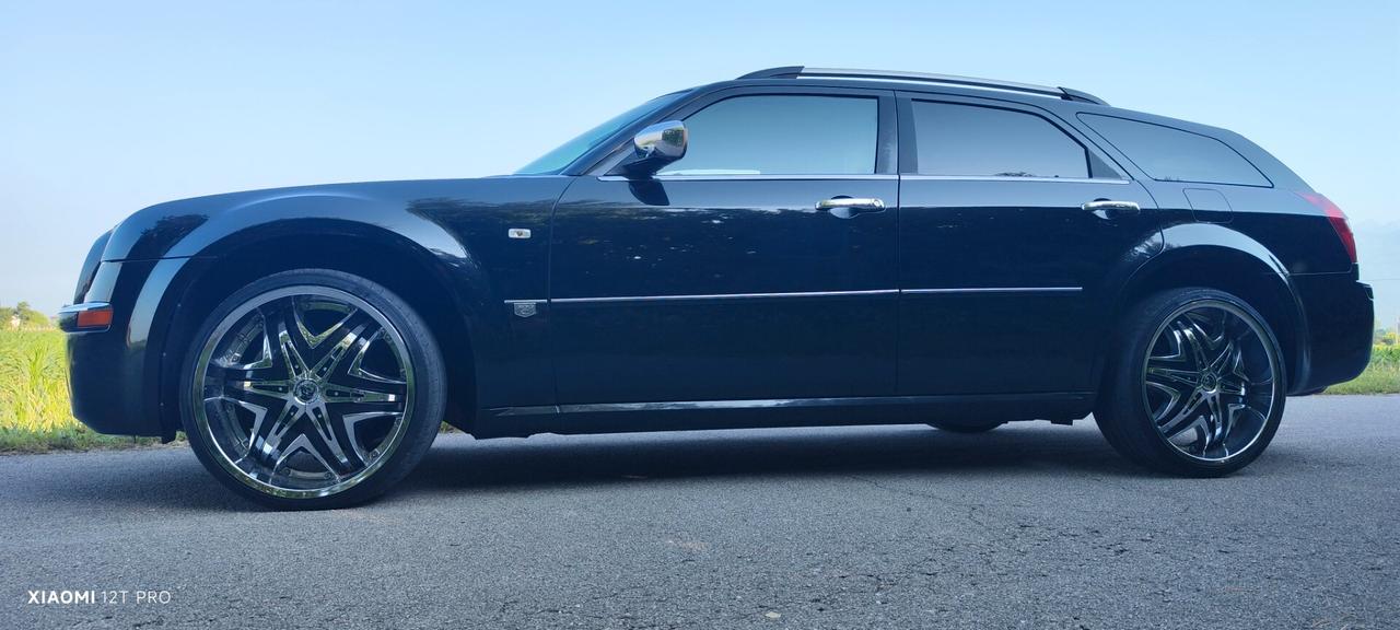 RARA Chrysler 300C (5.700 V8 340cv HEMI) AWD