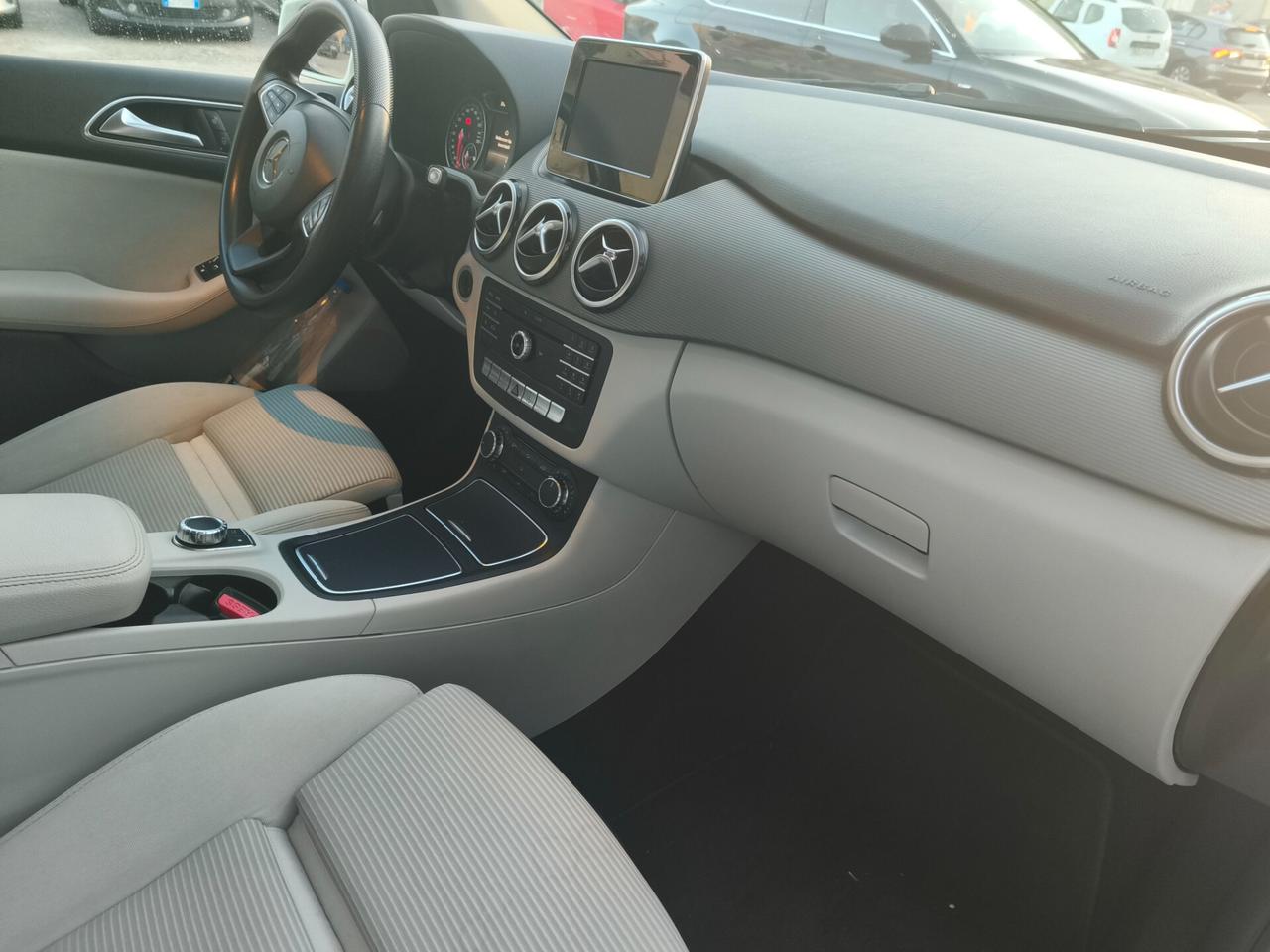 Mercedes-benz B 200 d Automatic Sport