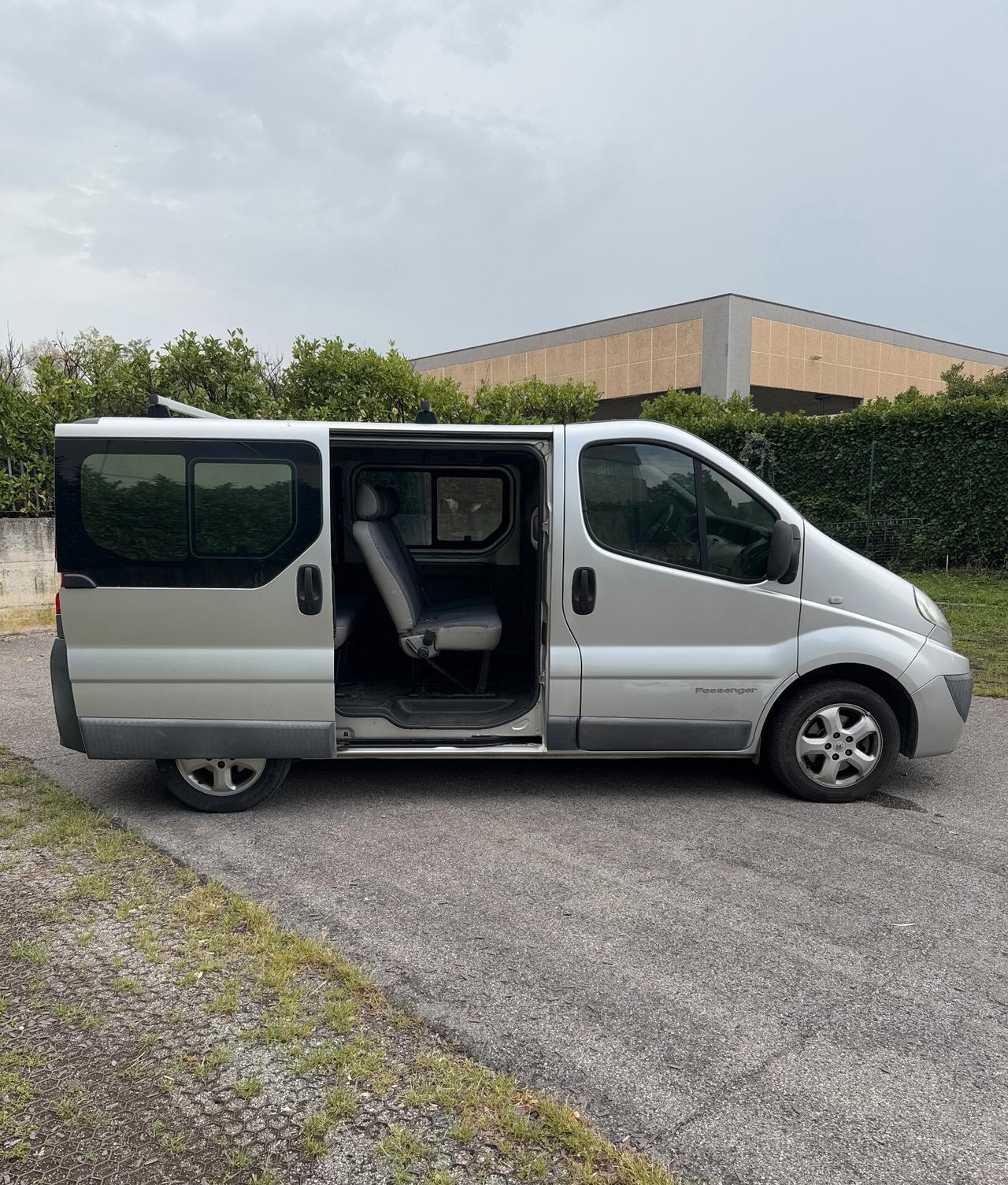 Renault Trafic 9 Posti (Patente B)UNICO Proprietario 145.000 km