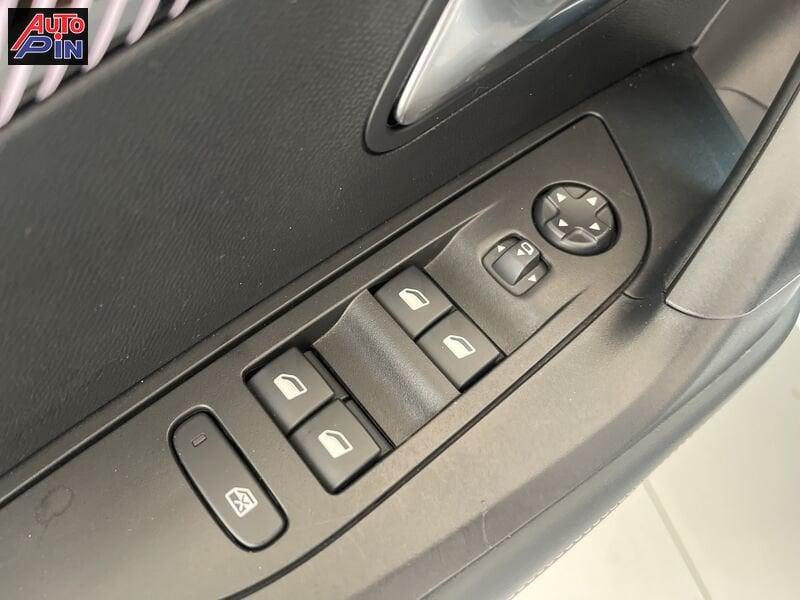 Peugeot 2008 2008 PureTech 130 S&S EAT8 Allure