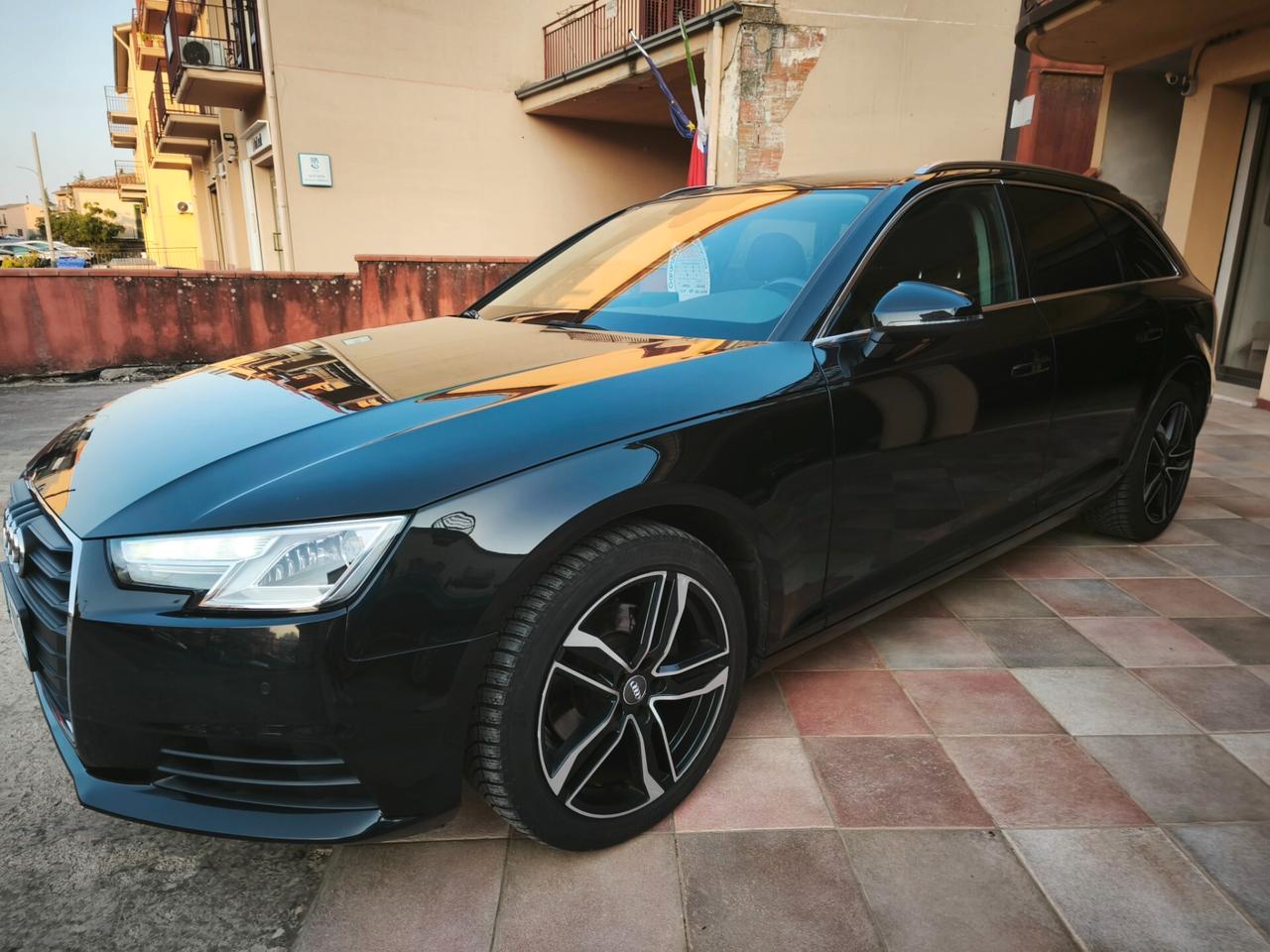 Audi A4 Avant 2.0 tdi 150 CV S-tr Distr fatta