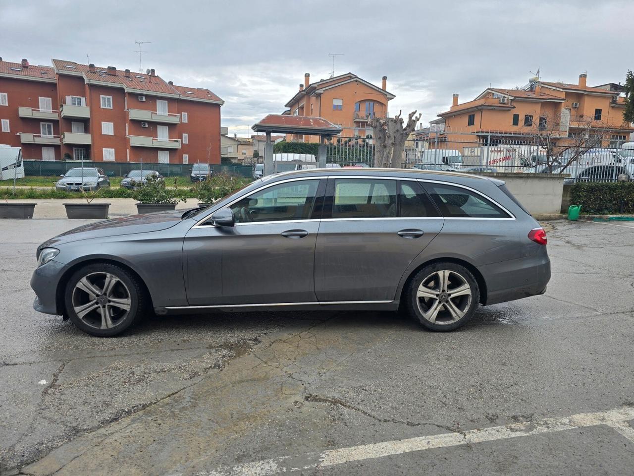 Mercedes-benz E 220 d S.W. Auto Business Sport