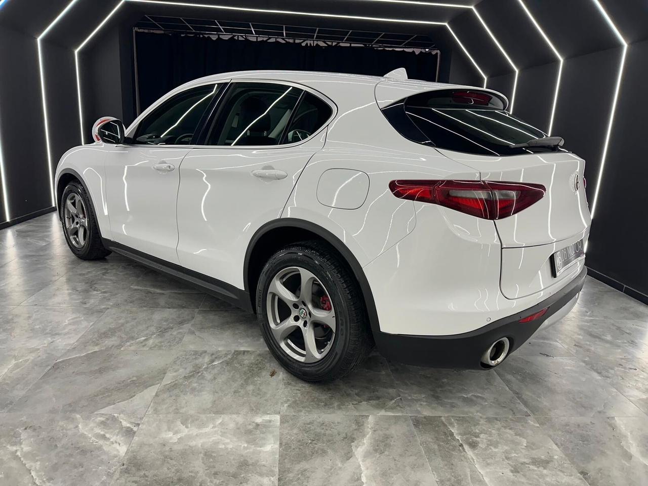 Alfa Romeo Stelvio 2.2 Turbodiesel 180 CV AT8 RWD Super