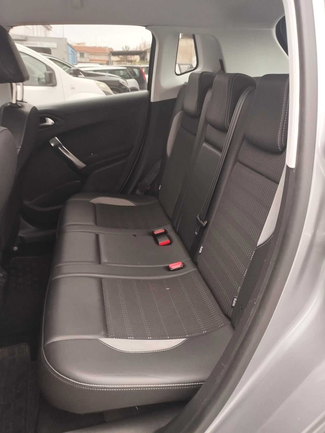 Peugeot 2008 BlueHDi 100 Allure