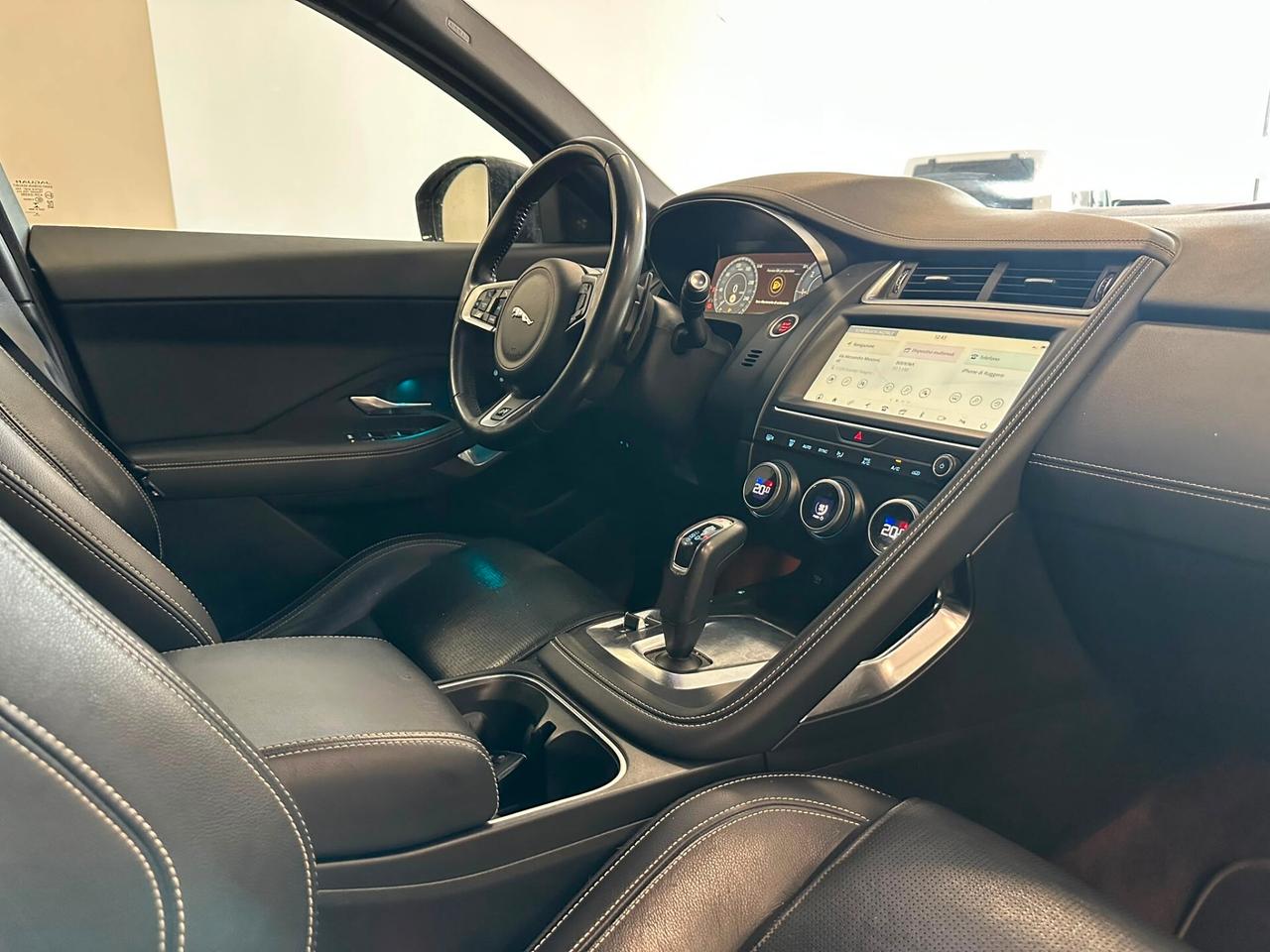 Jaguar E-Pace 2.0D 150 CV R-Dynamic