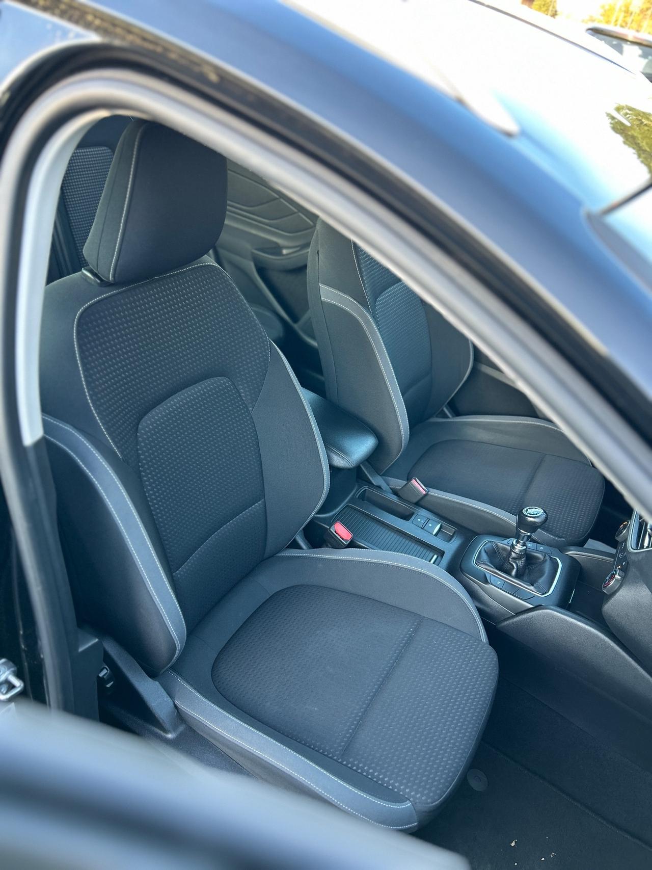 Ford Focus 1.5 TDCi 120 CV*NAVI*UNIPRO*