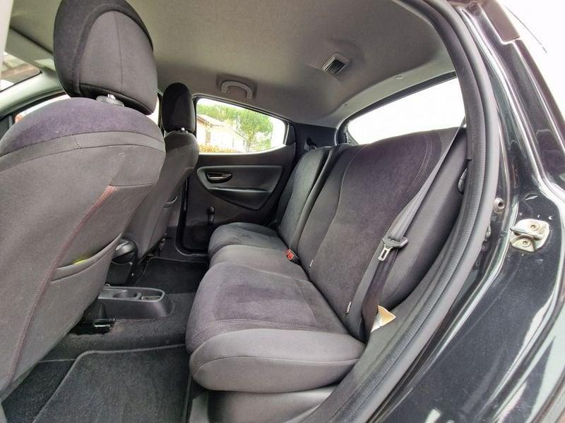 Lancia Ypsilon Ypsilon 0.9 Twinair 85 CV 5 porte Metano Ecochic Silver