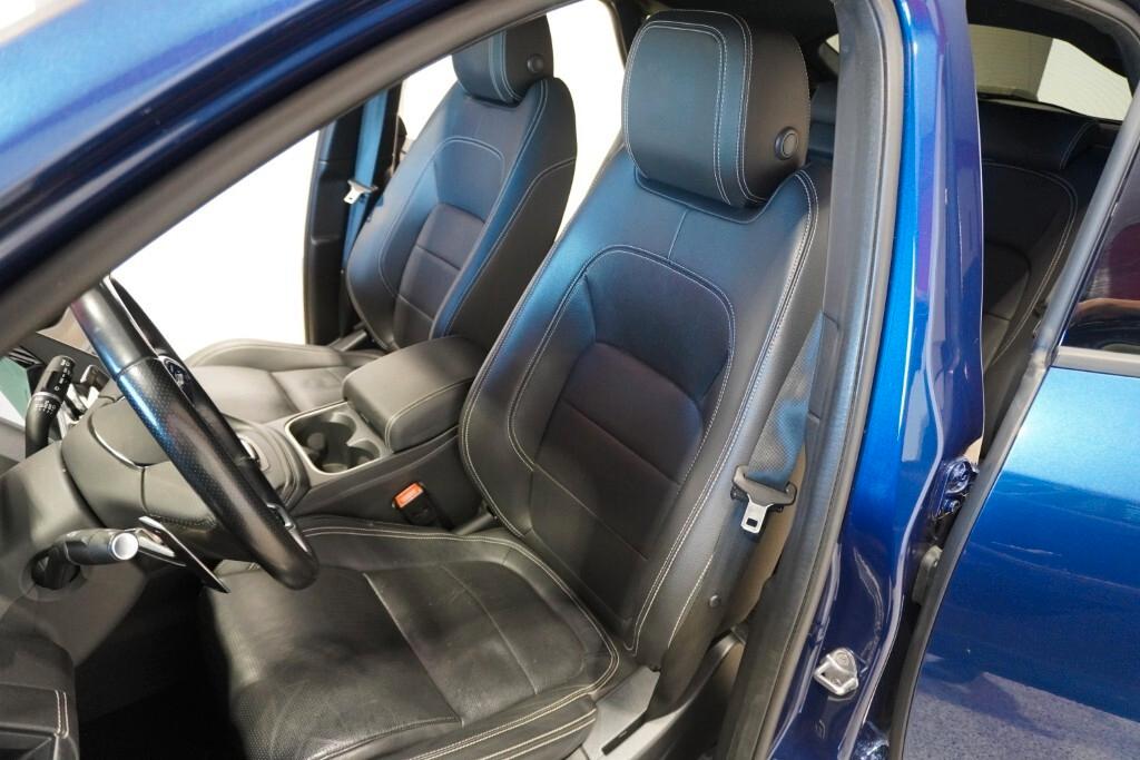 JAGUAR E-PACE 1.5 I3 160CV MHEV AUTO R-DYNAMIC ( FARI LED - ADAPTIVE CRUISE - PELLE - NAVI - MIRROR - PDC - TELECAMERA POST. - CERCHI 18 )