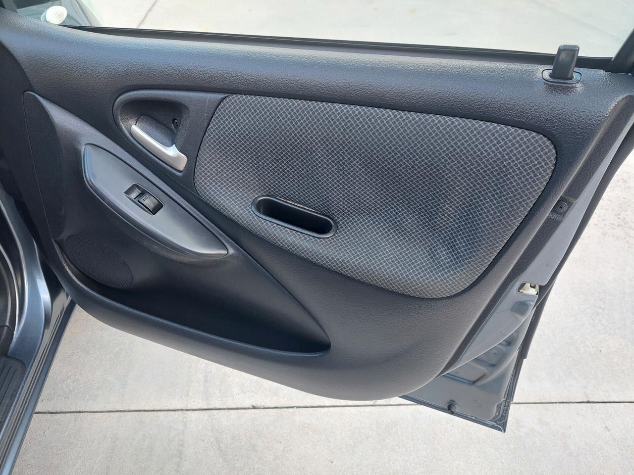 Toyota Yaris 1.0 Benzina 5 porte
