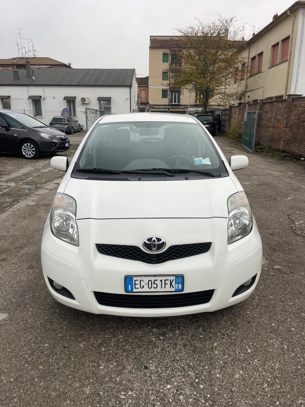 Toyota Yaris 1.4 D-4D DPF 5 porte Now