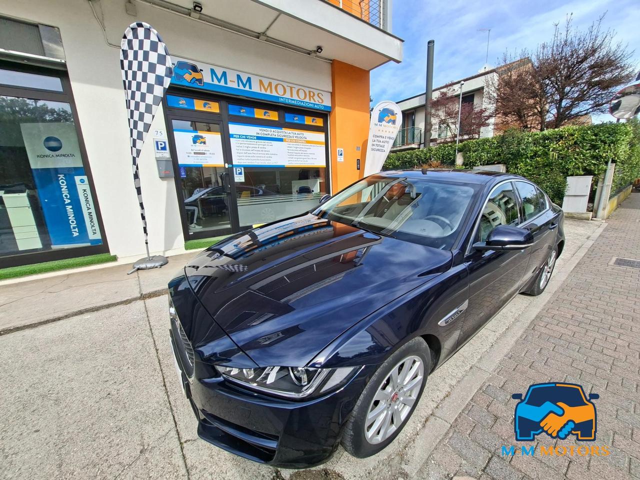 Jaguar XE Berlina XE 2.0d i4 Prestige Business edition 180cv auto my18