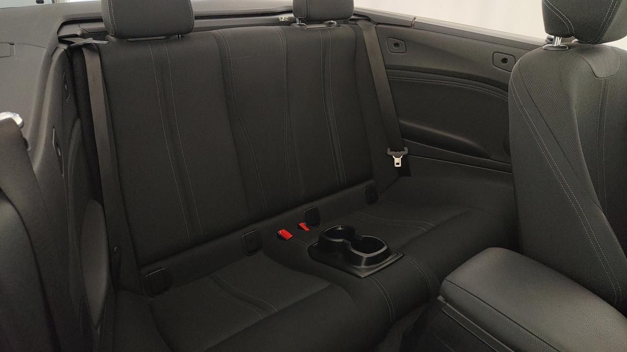 BMW 218i Cabrio Advantage auto my19