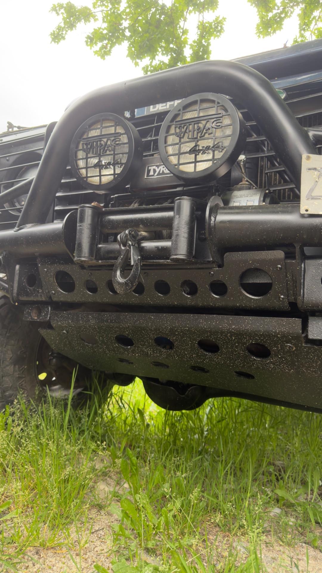 Land Rover Defender TD90 Hard-top