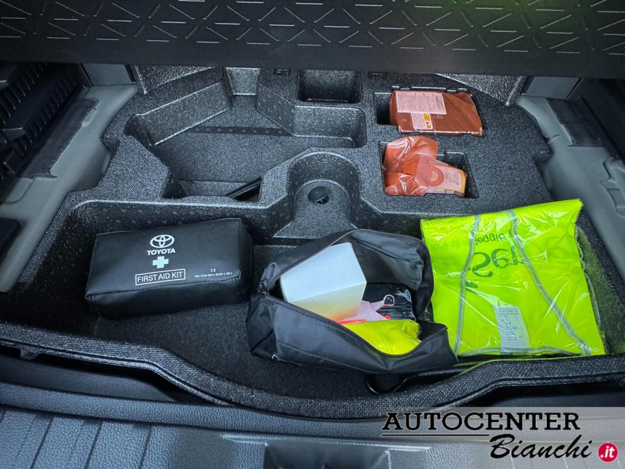 Toyota RAV4 2.5 vvt-ie h Lounge 2wd 218cv e-cvt