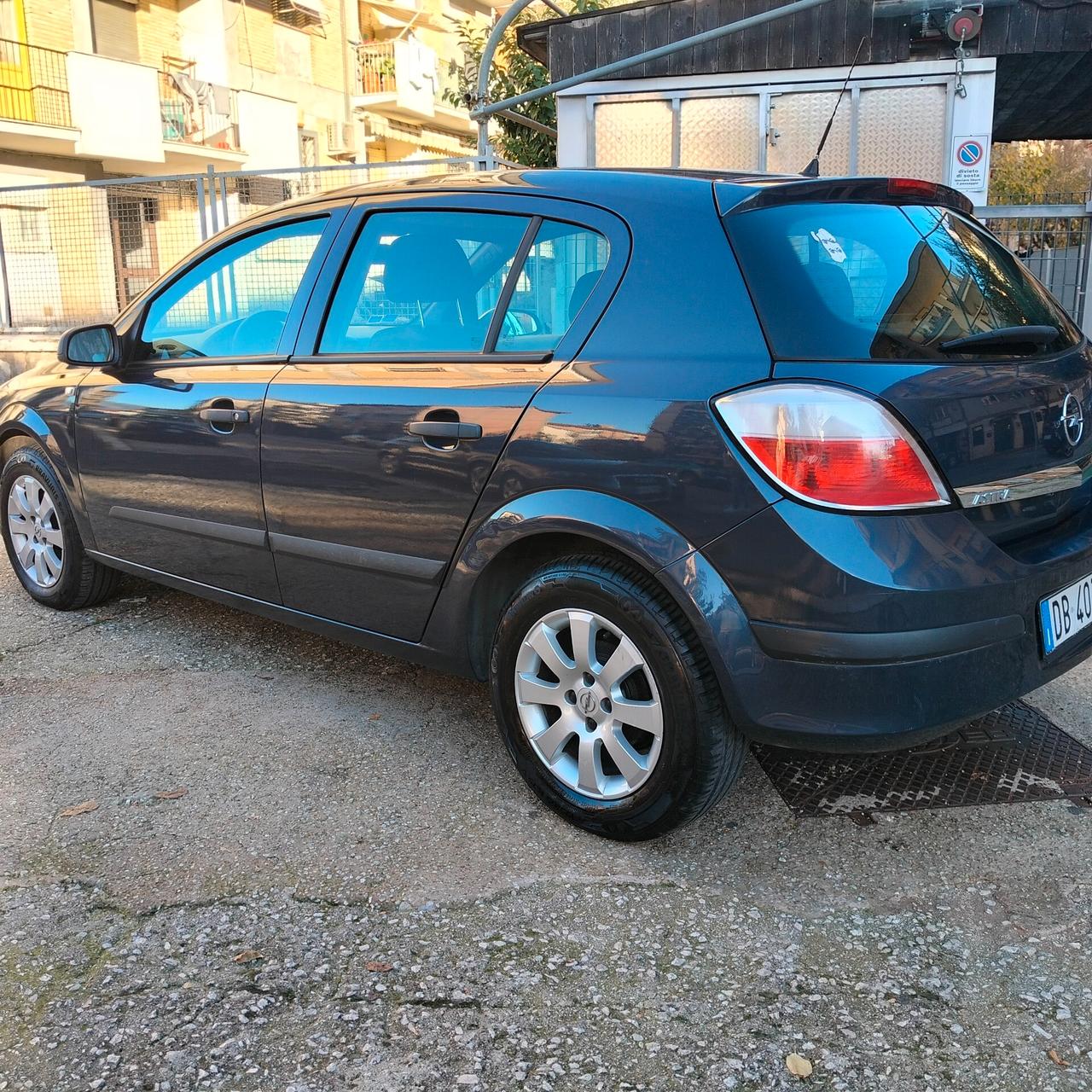 Opel Astra 1.4 16V Twinport 5 porte Enjoy