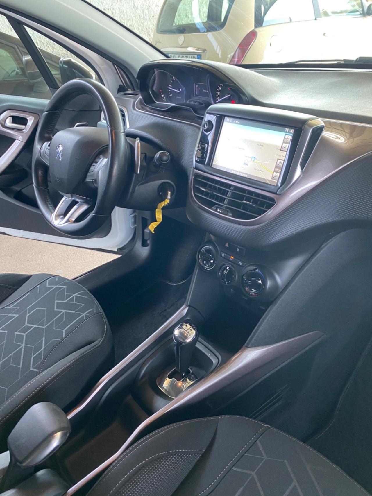 Peugeot 2008 1.6 HDI Automatica 2014 Full Navi