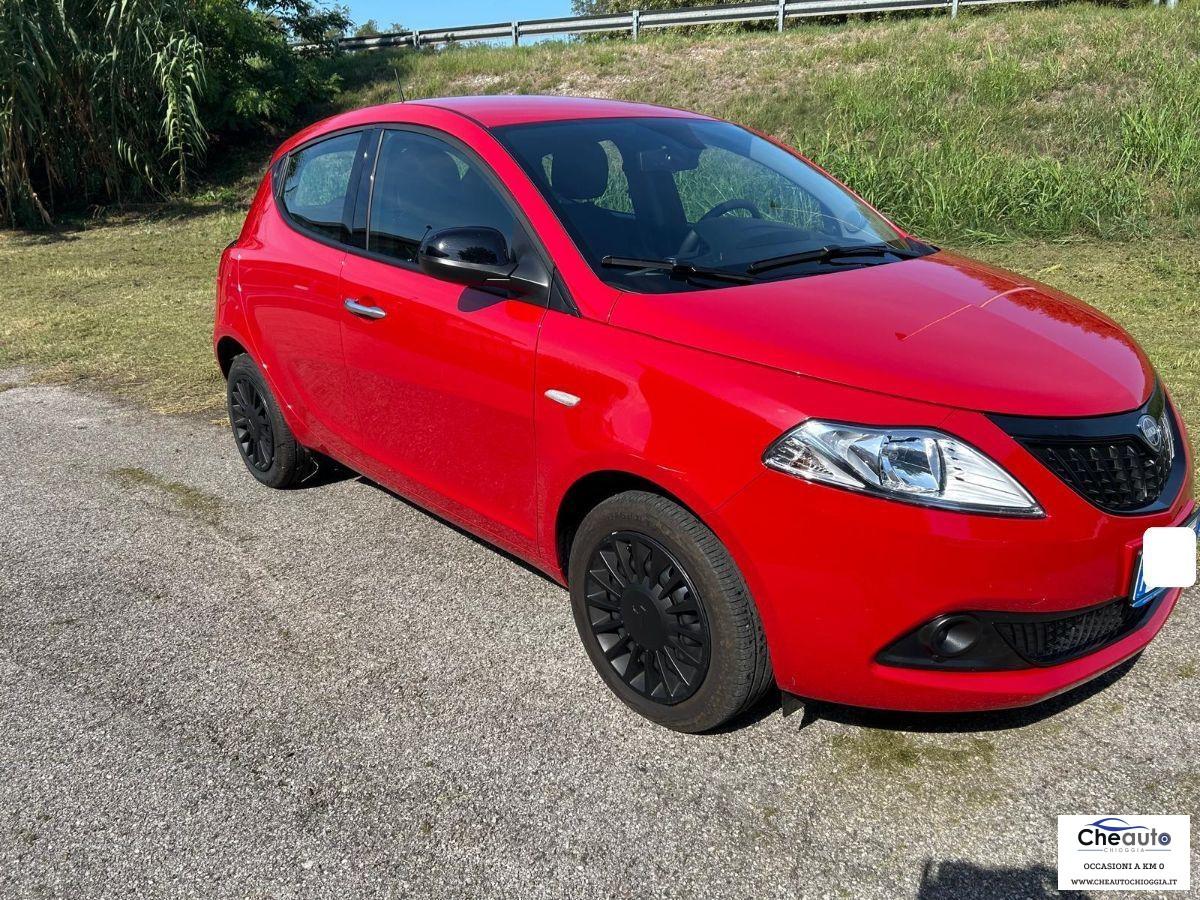 LANCIA - Ypsilon -1.0 firefly hybrid Silver s