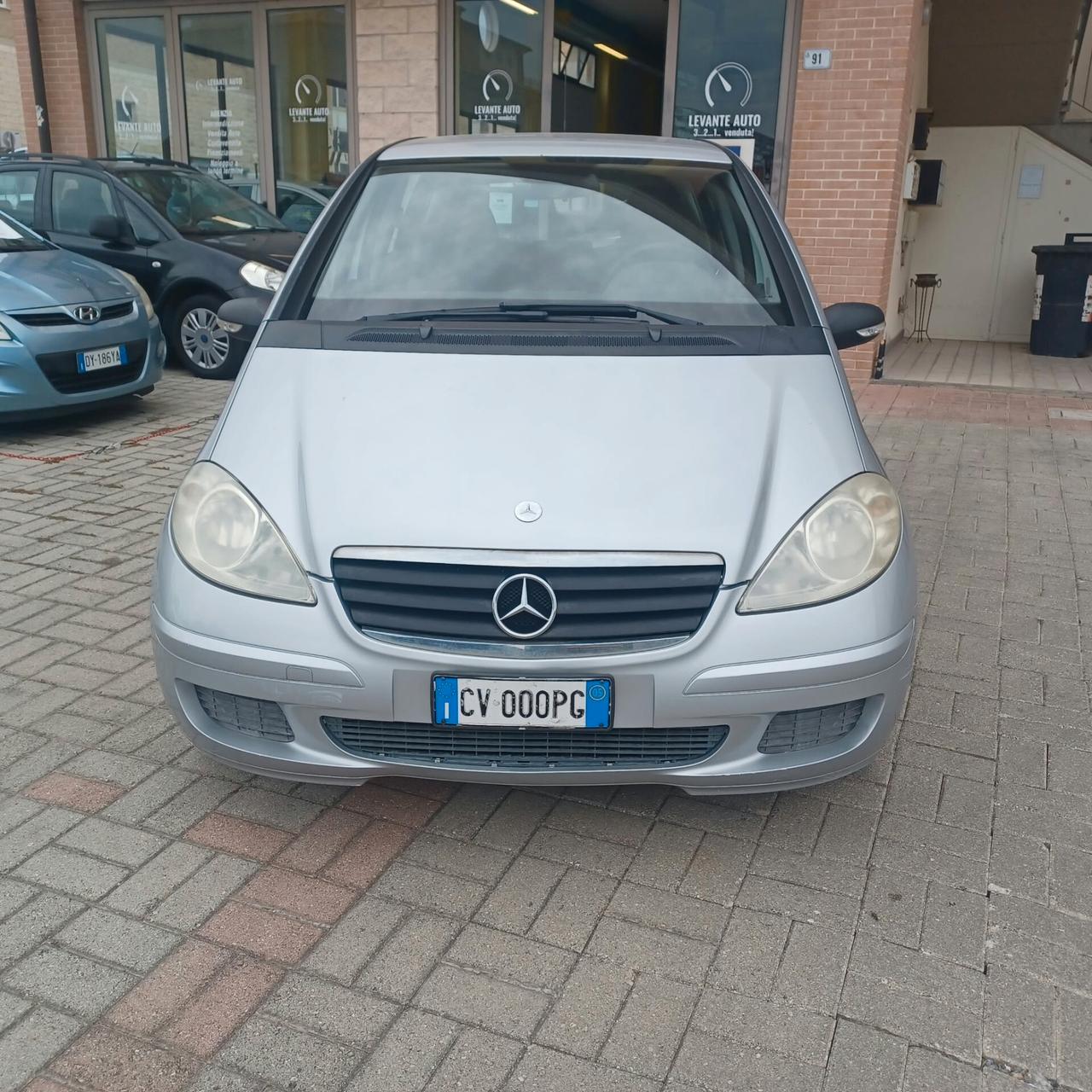142.998KM CLASSE A 150 BUONE CONDIZIONI NEOPATENTATI
