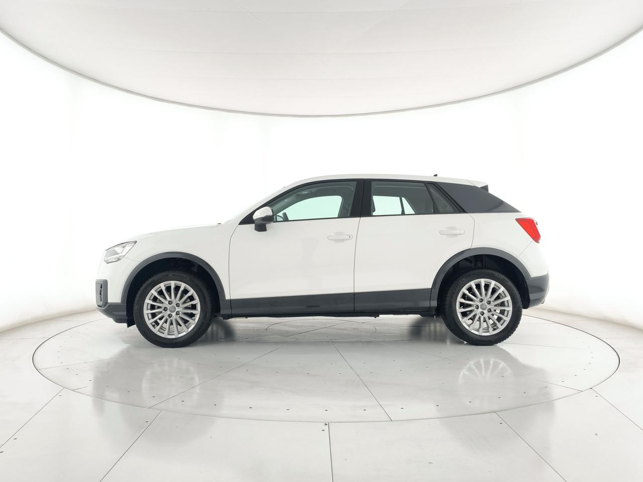 AUDI Q2 35 1.5 tfsi Business Design LED+C17"