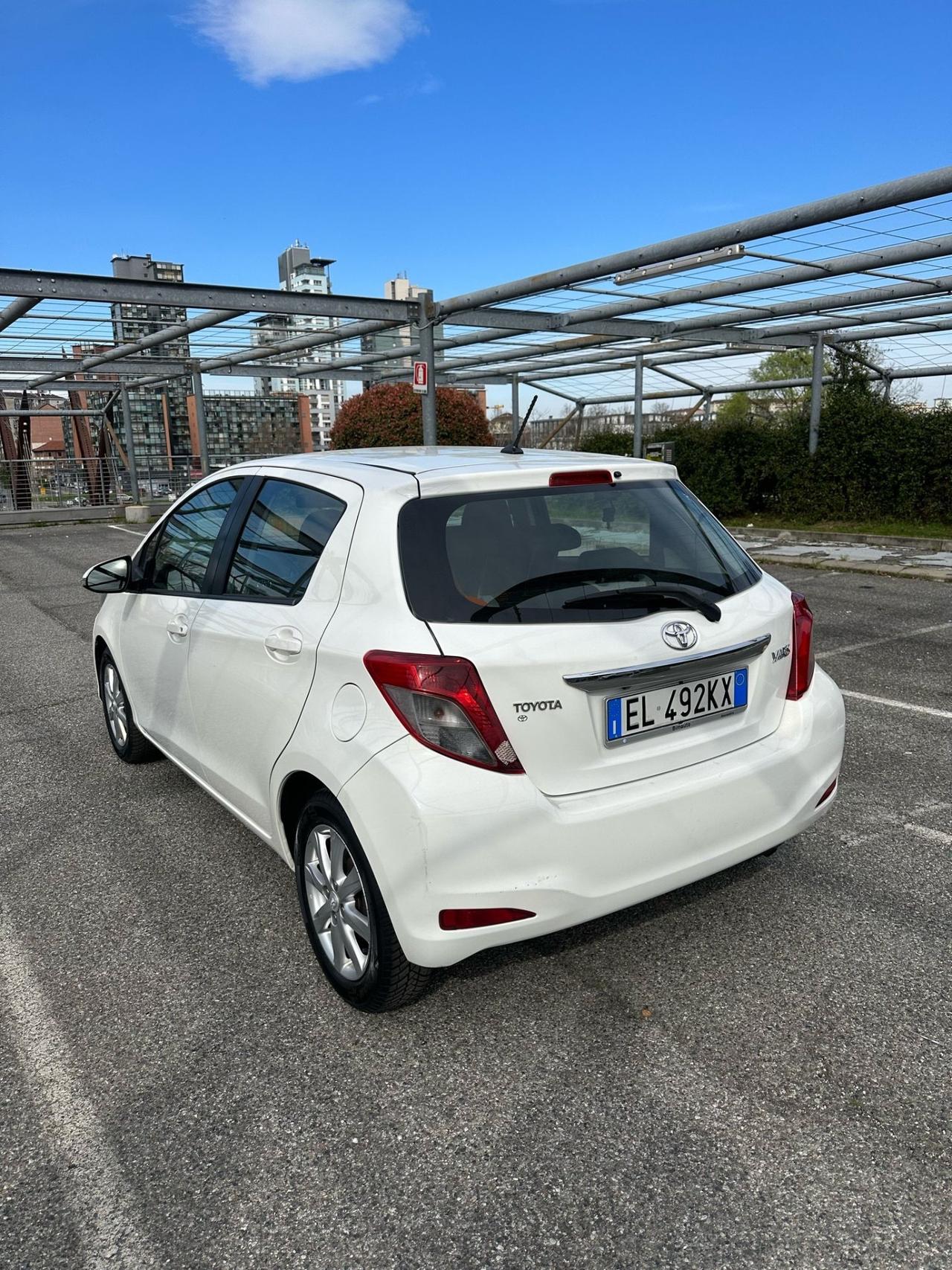 Toyota Yaris 1.0 5 porte Lounge