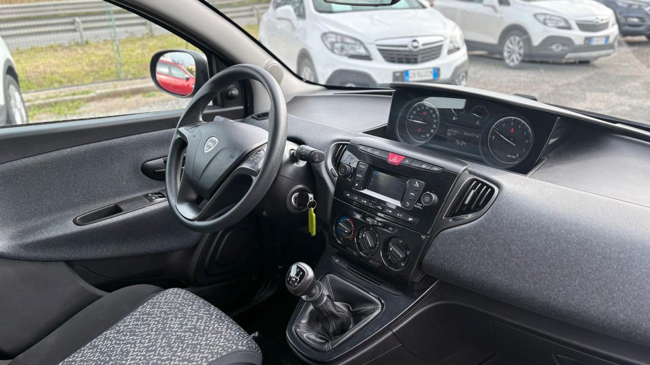 Lancia Ypsilon 1.2 69 CV 5 porte Elefantino Blu