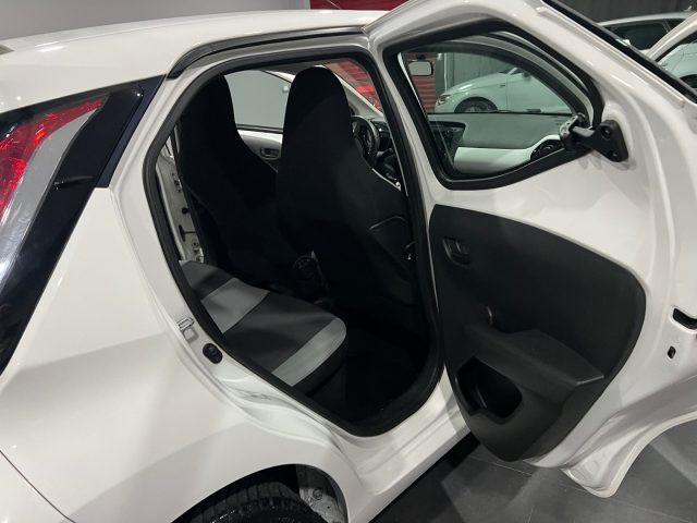 TOYOTA Aygo 1.0 VVT-i 69 CV 5 porte x-play MY