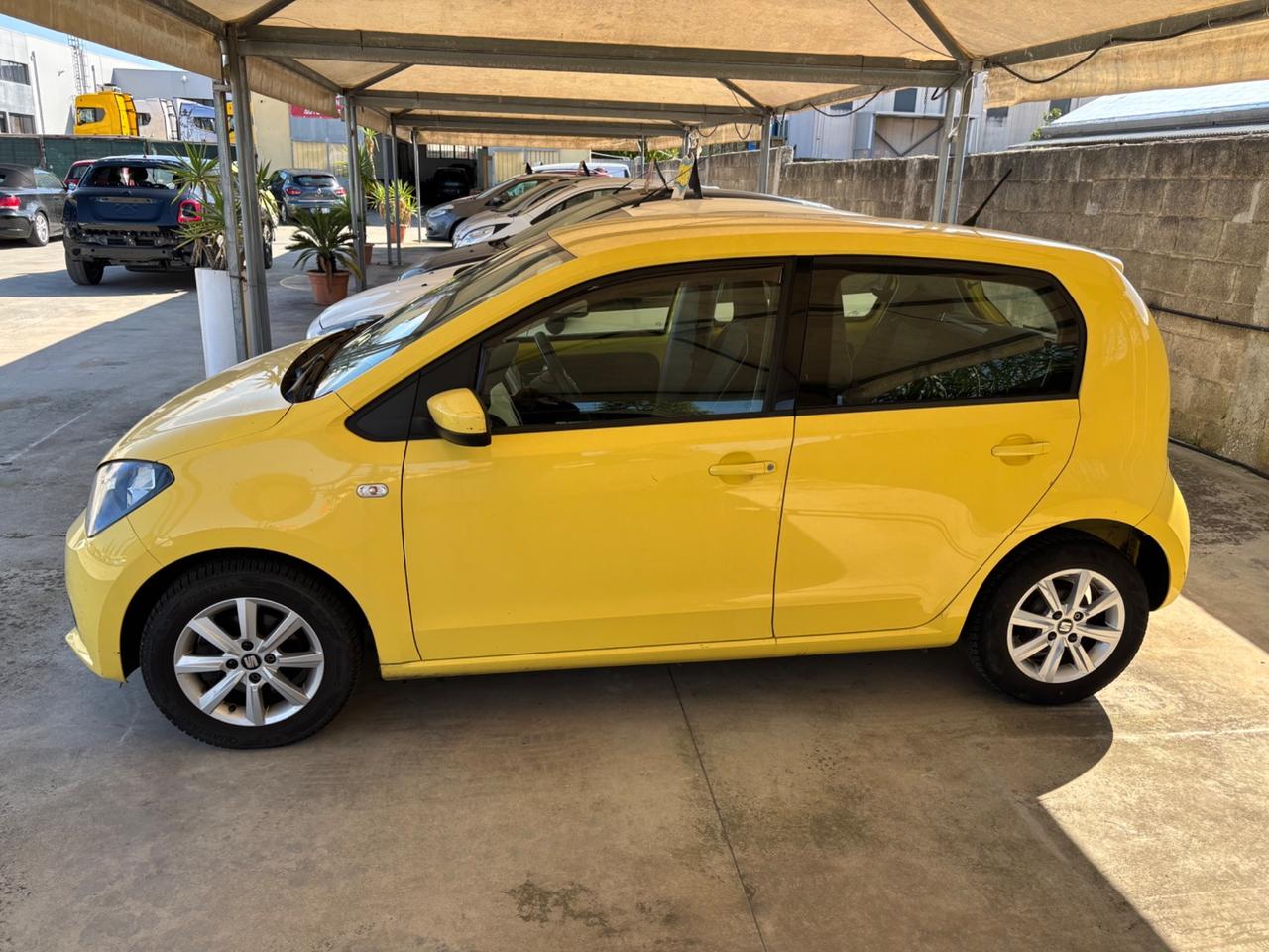 Seat Mii 1.0 68 CV 5 porte Chic Ecofuel neo patentati