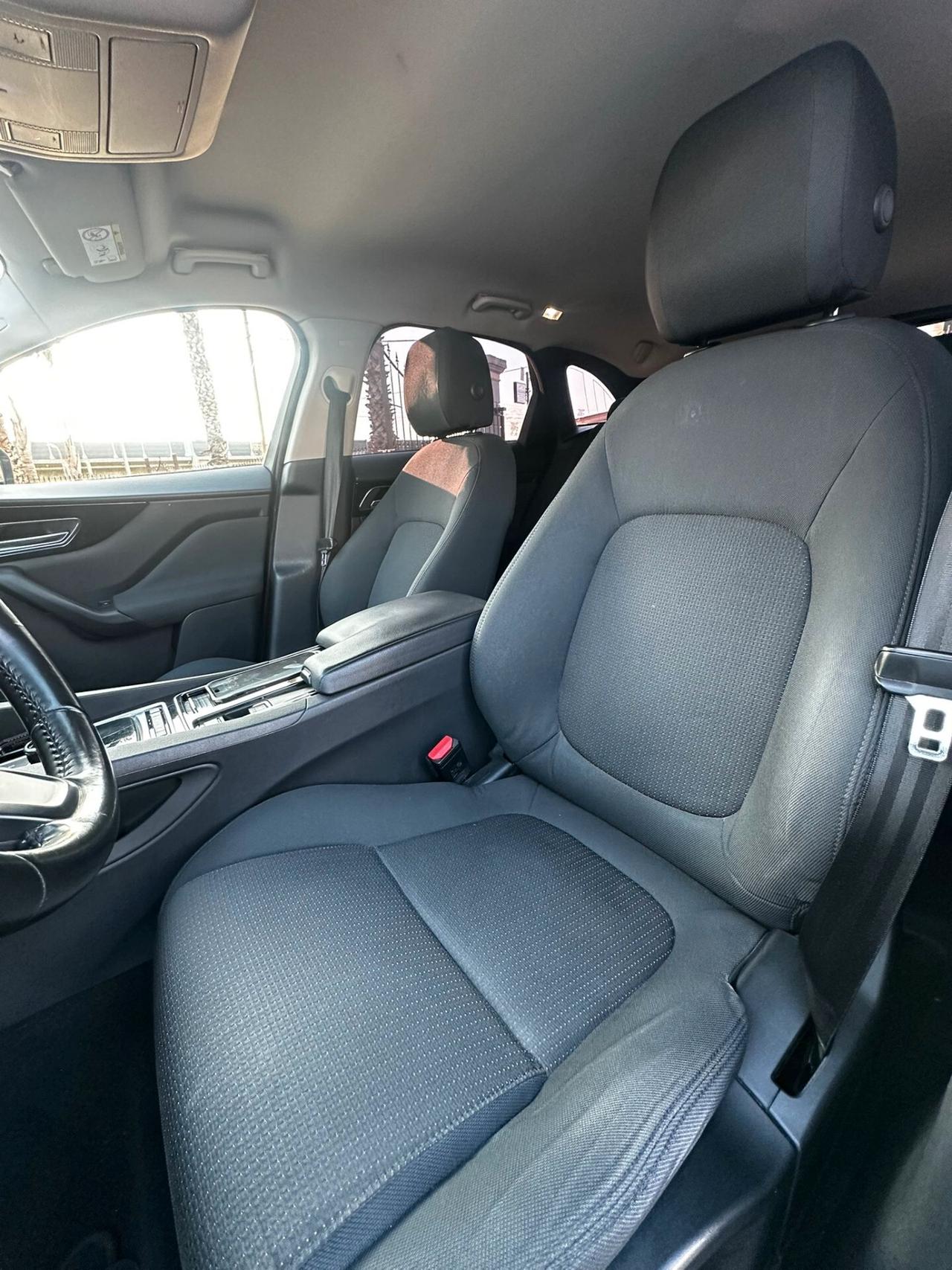 Jaguar F-Pace 2.0 D 180 CV AWD Portfolio