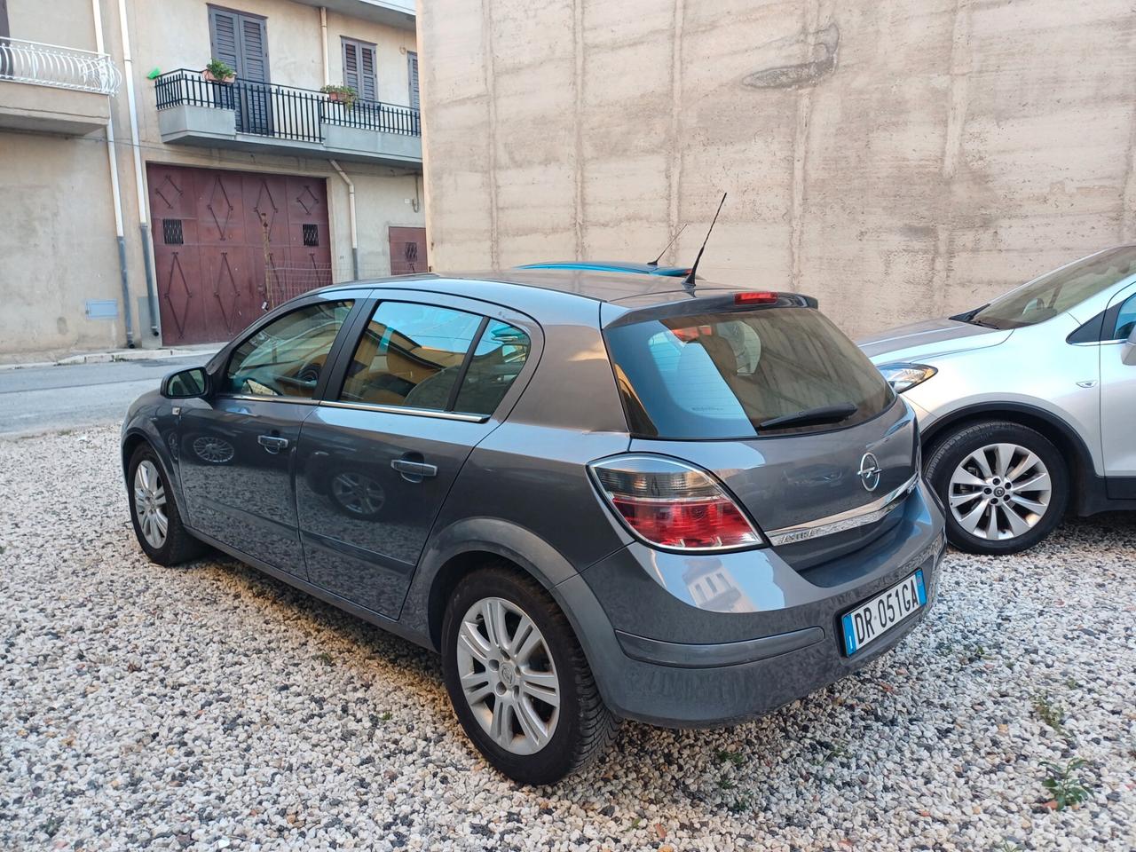 Opel Astra 1.7 CDTI 110CV 5 porte Cosmo