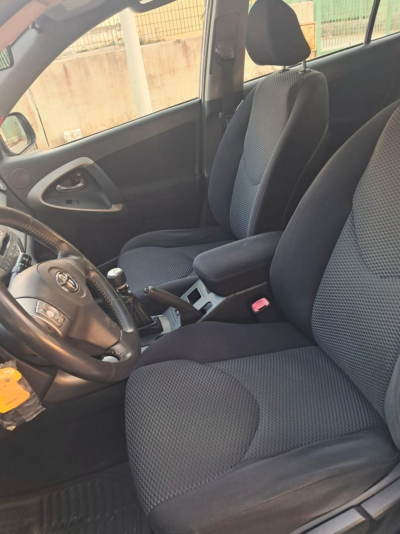 Toyota RAV 4 RAV4 2.2 D-4D 136 CV Sol