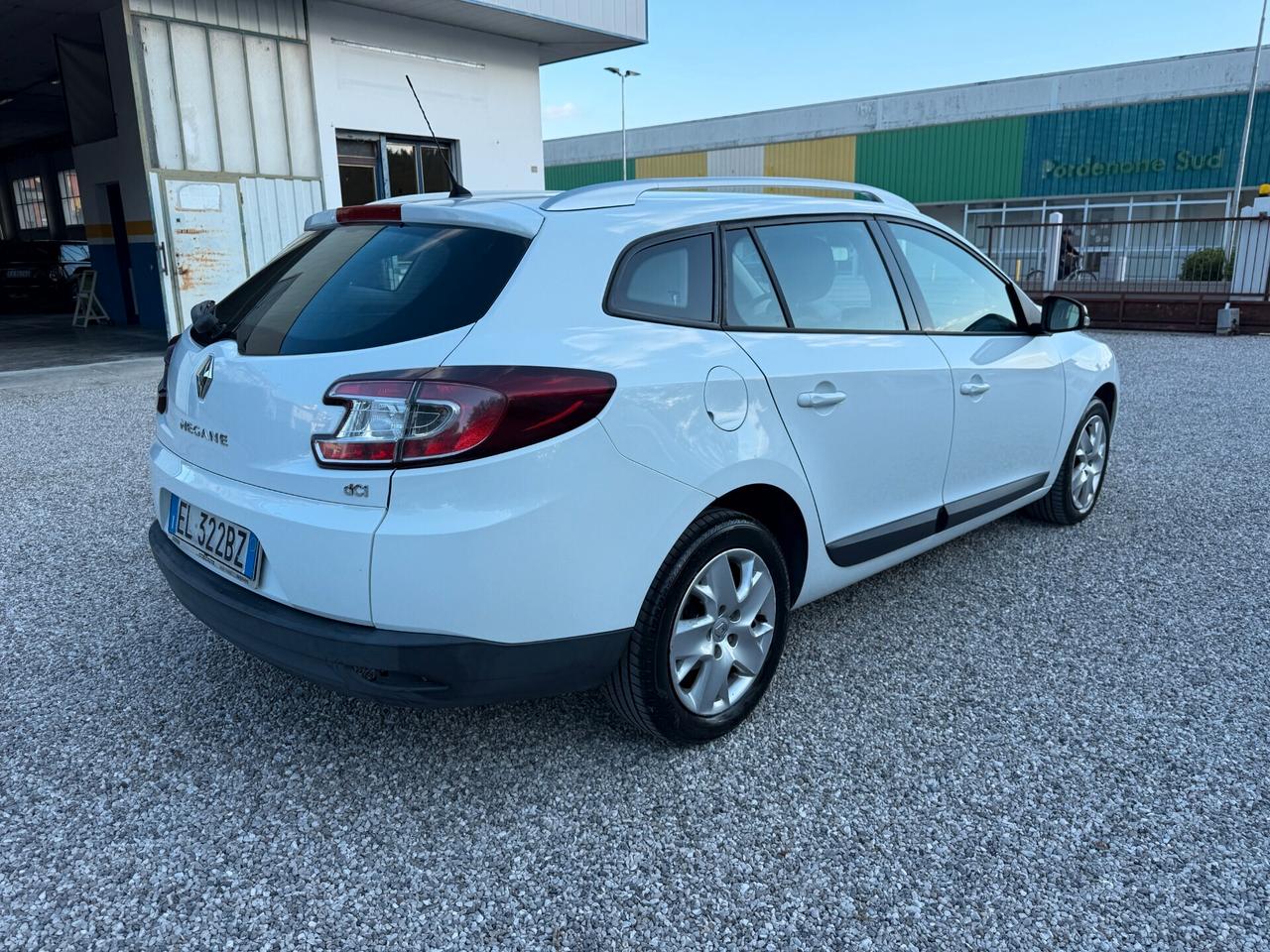 Renault Megane Mégane 1.5 dCi 110CV EDC SporTour Attractive