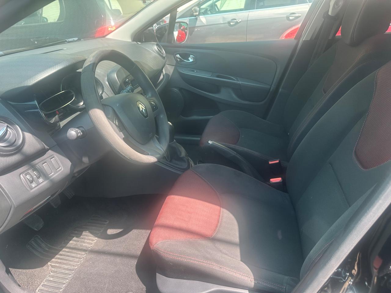 Renault Clio 1.2 75CV 5 porte Wave - ok neopatentati