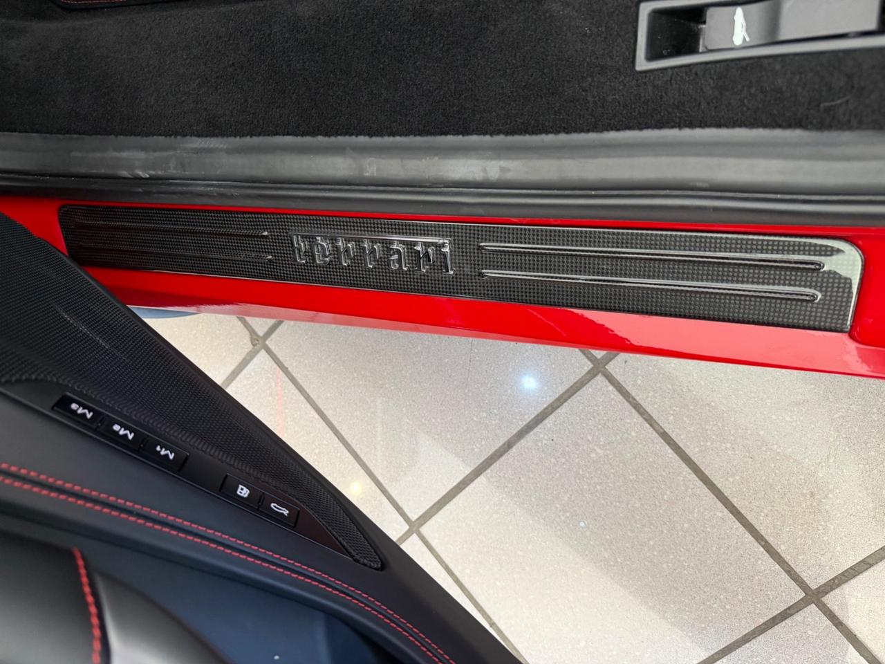 FERRARI F8 SPIDER (530 KW) iva esposta tagliandata casa Madre