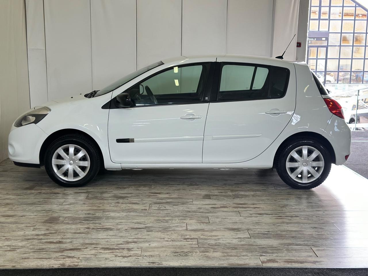 Renault Clio 1.2 Benzina 16V 5 porte Luxe Ok Neopatentati