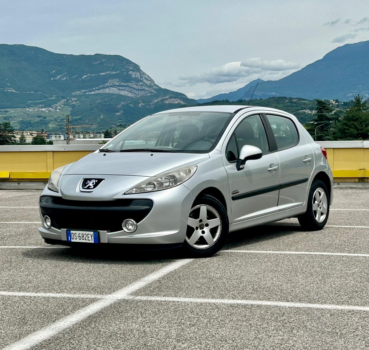 Peugeot 207 1.4 VTi 95CV 5p. Active XS Neopatentati