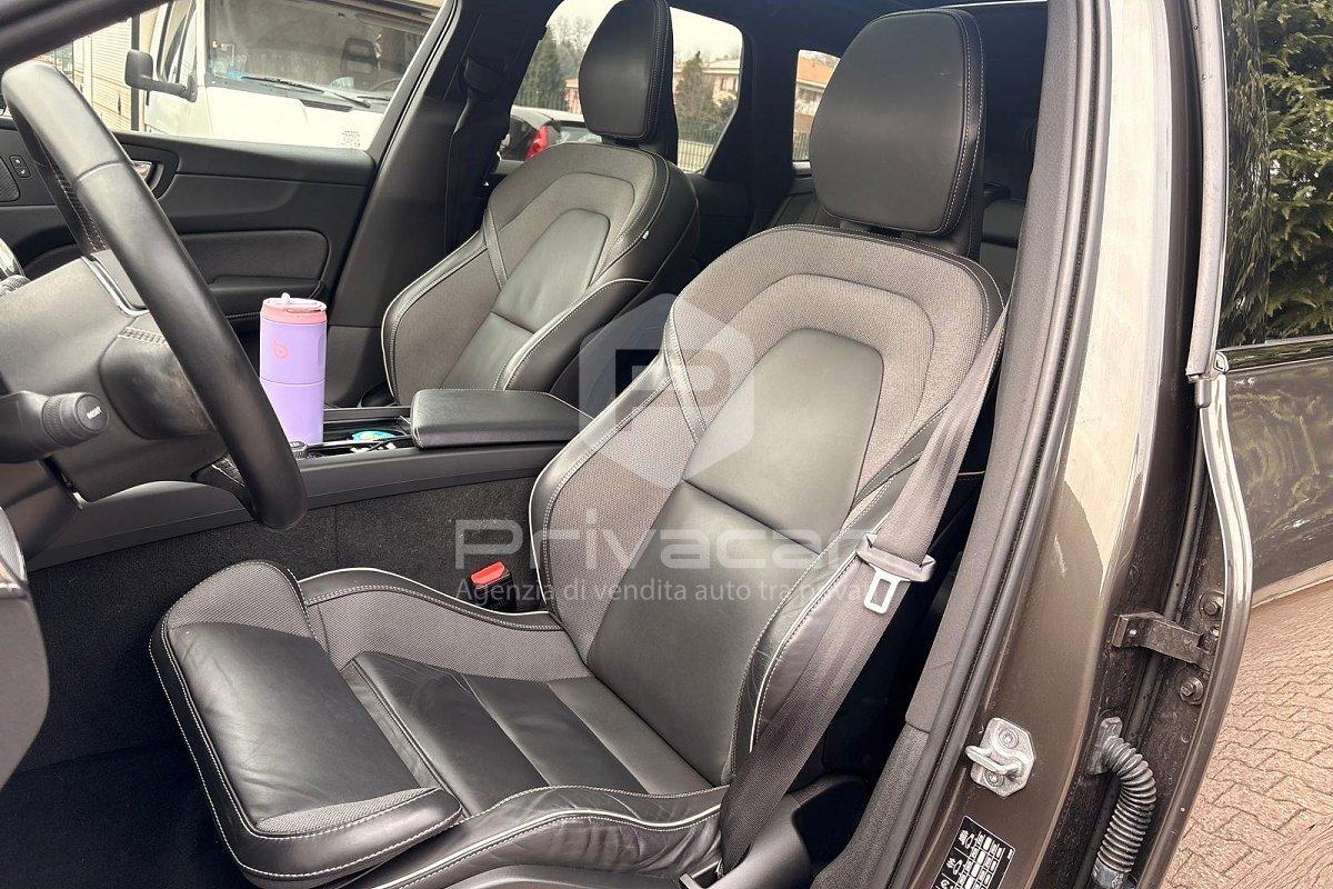 VOLVO XC60 B4 Geartronic R-design