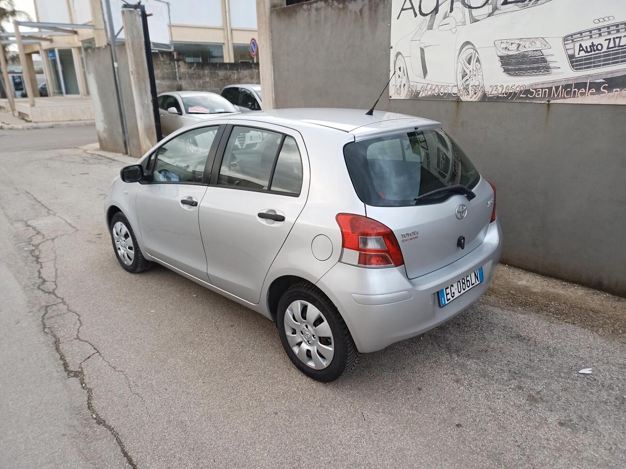Toyota Yaris 1.0 5 porte Now