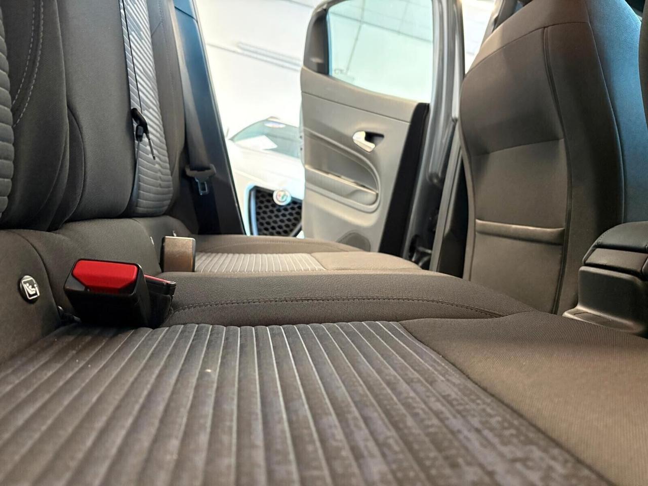 Alfa Romeo Junior Hybrid 145 eDCT6 SPOTICAR