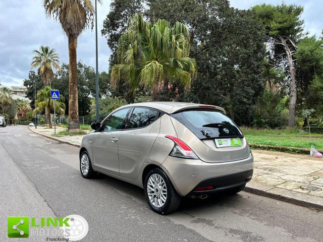 LANCIA Ypsilon 1.2 69 CV 5pt GPL Ecochic Gold - TUA DA ?153,00