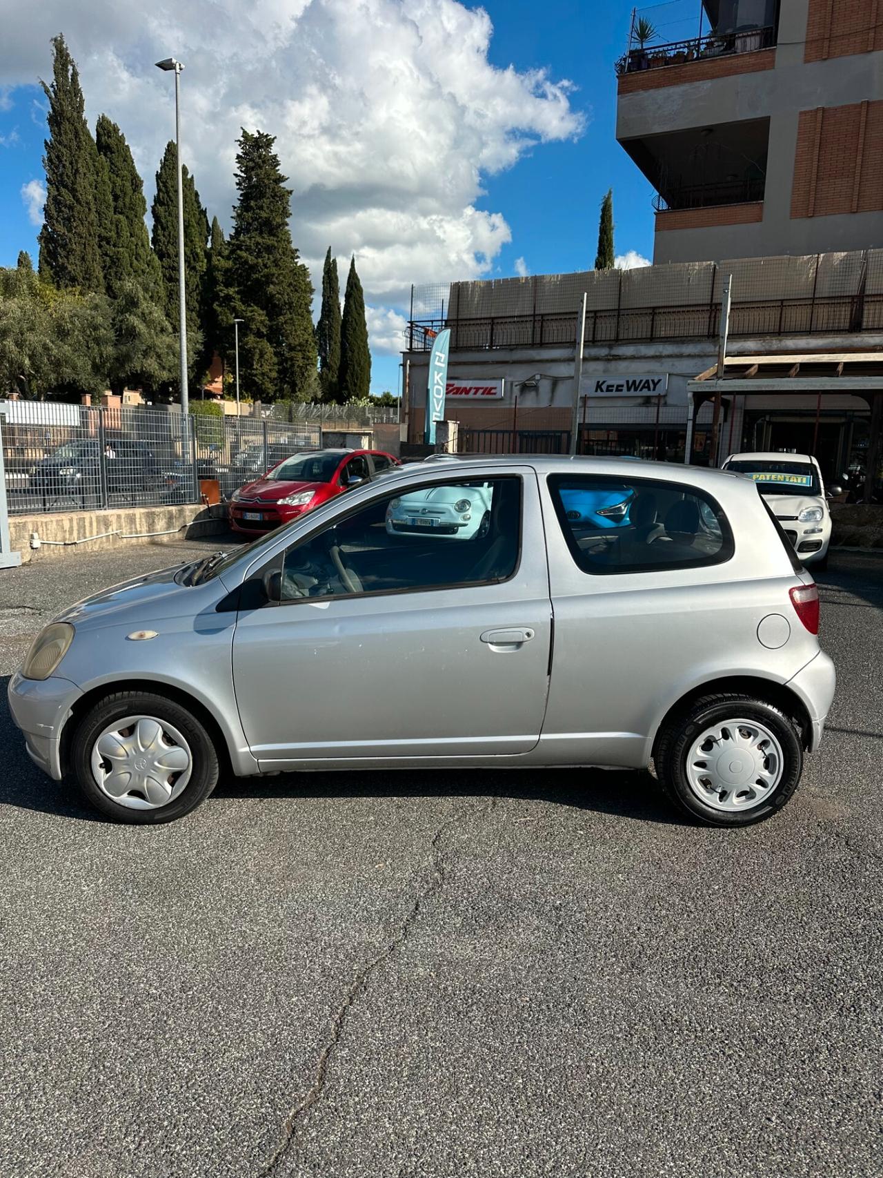 Toyota Yaris NEOPATENTATI