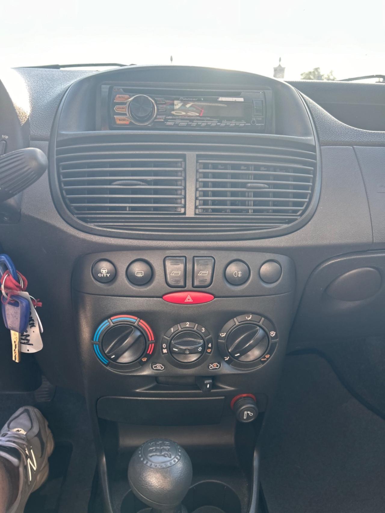 Fiat Punto 1.2 5 porte Active Natural Power